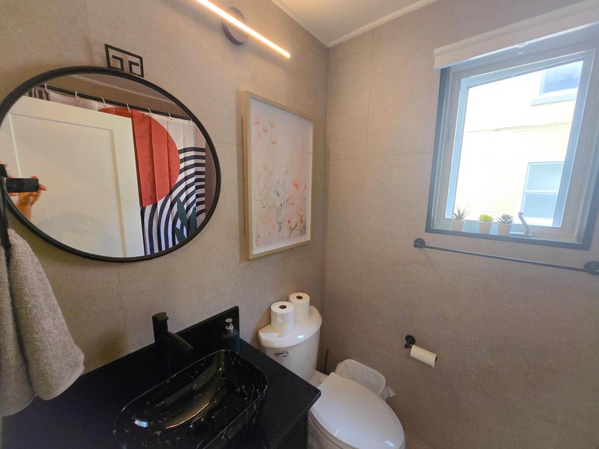 Jstlikehome - Serenity Suites Ottawa Ngoại thất bức ảnh